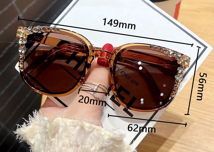 Women's fashion glasses 2023新款折叠墨镜女高级感偏光防紫外线轻便潮男开车防晒太阳眼镜