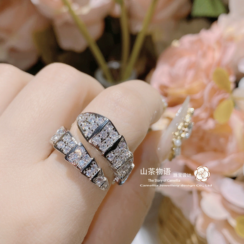 Camellia蛇形高级感时尚气质新潮耳钉 镀白铜针防过敏百搭S型套装