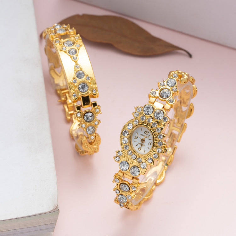 Fashion women's watch Fashion Trend Diamond Women's Watch European and American Popular Fashion Watch Gold Bracelet Rhinestone Quartz Wrist Watch 2260