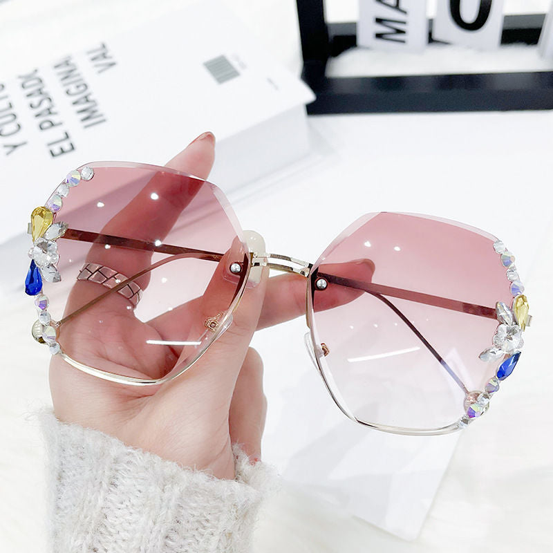 Women's fashion glasses 2022跨境新款时尚镶钻无框切边太阳镜女潮款防紫外线太阳镜现货