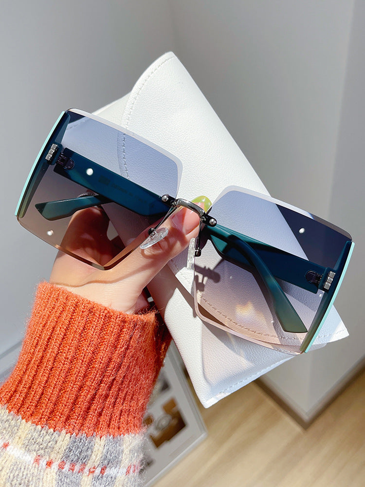 Women's fashion glasses 跨境墨镜女士高级感ins2022年新款防晒防紫外线大脸显瘦太阳眼镜