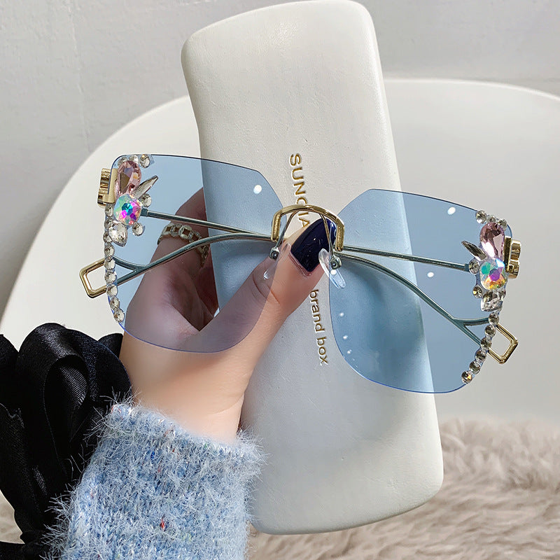 Women's fashion glasses 2022新款镶钻太阳镜女跨境B家无框切边时尚金属大框墨镜太阳眼镜