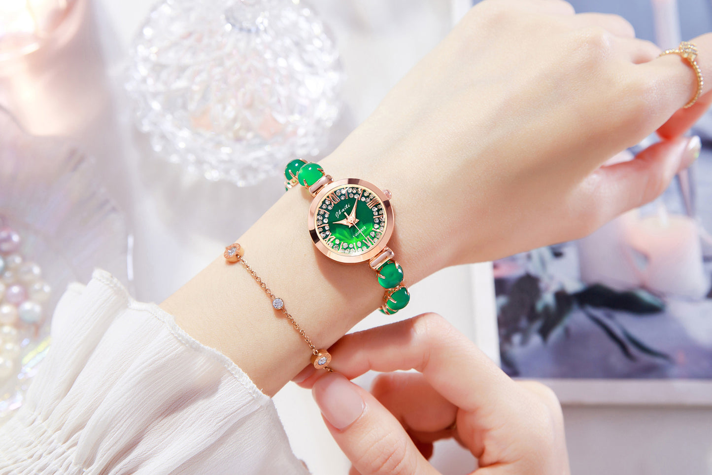 Women's fashion watch  New Roman numerals diamond emeralds women's watch