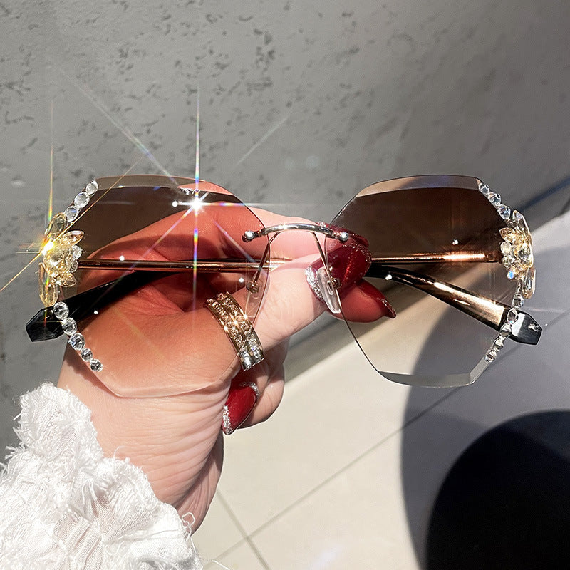 Women's fashion glasses 跨境新款无框眼镜女韩版潮防紫外线墨镜女素颜神器显脸小太阳镜