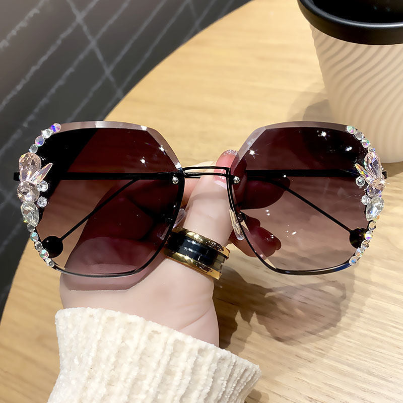 Women's fashion glasses 2023新款跨境时尚水钻墨镜女显瘦太阳镜潮款防晒防紫外线韩版眼镜