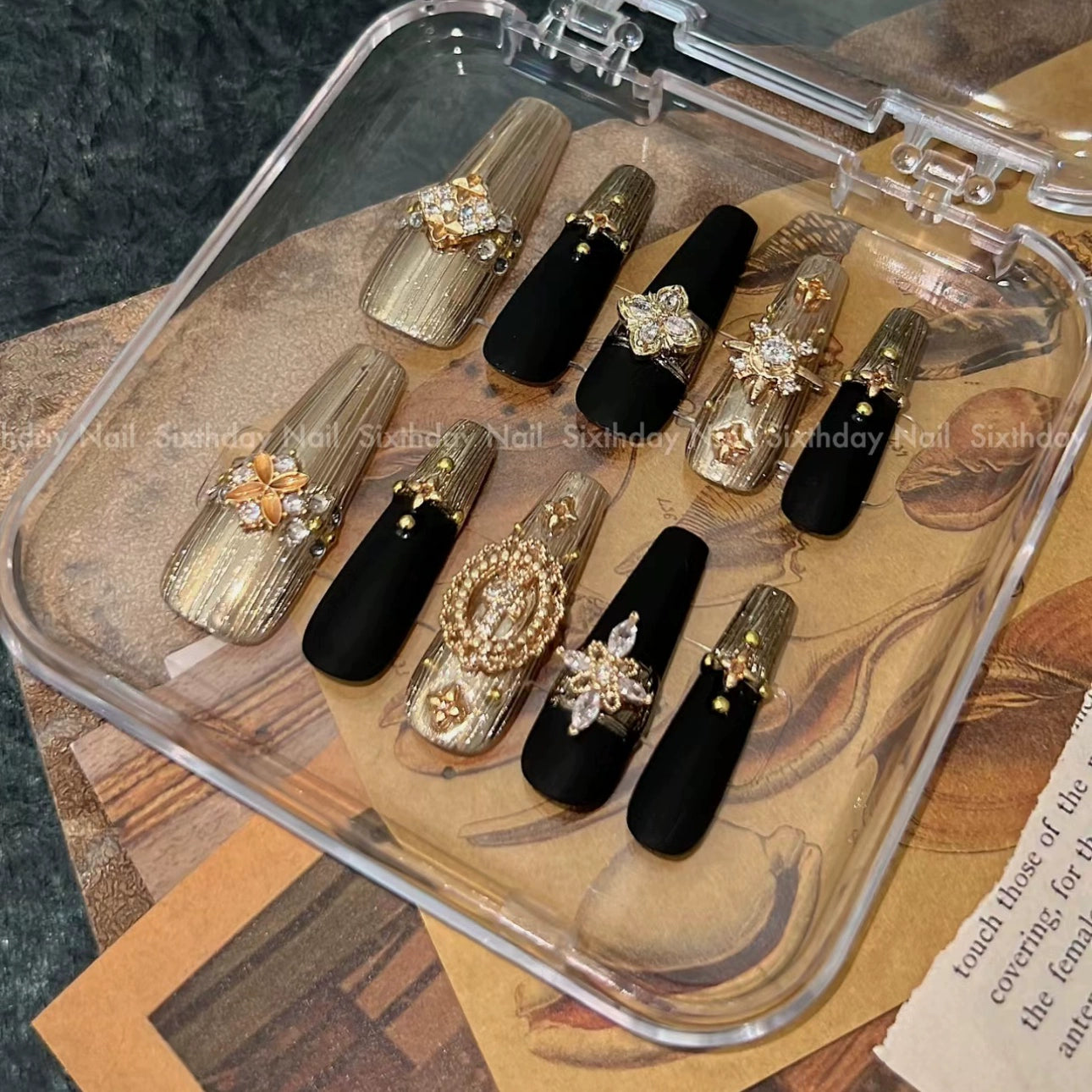 (Hand made nail) Buchirati | Black Gold Mysterious Elegance High Luxury White Wearing Nail Handmade Finished Customized Nail Beauty