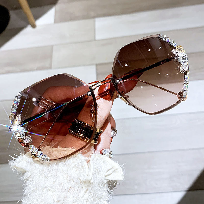 Women's fashion glasses 跨境风墨镜女新款时尚防紫外线水钻大脸显瘦太阳镜网红潮眼镜ins