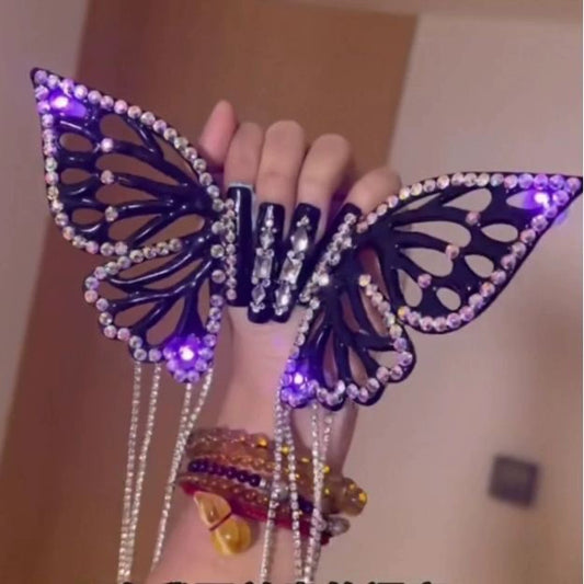 (Hand-made nail) Super-large and exaggerated butterflies wear nail art Camellia and turn around the butterfly chain in fake nails.
