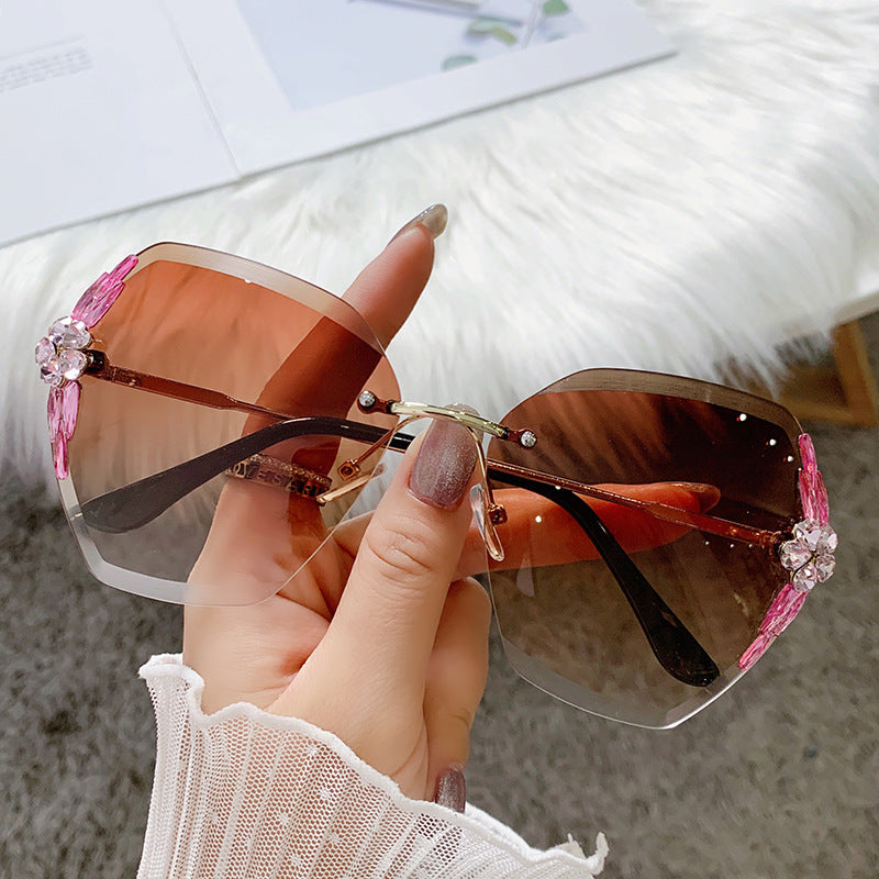 Women's fashion glasses 时尚跨境2024新款墨镜女水钻大脸显瘦网红防紫外线太阳眼镜潮款