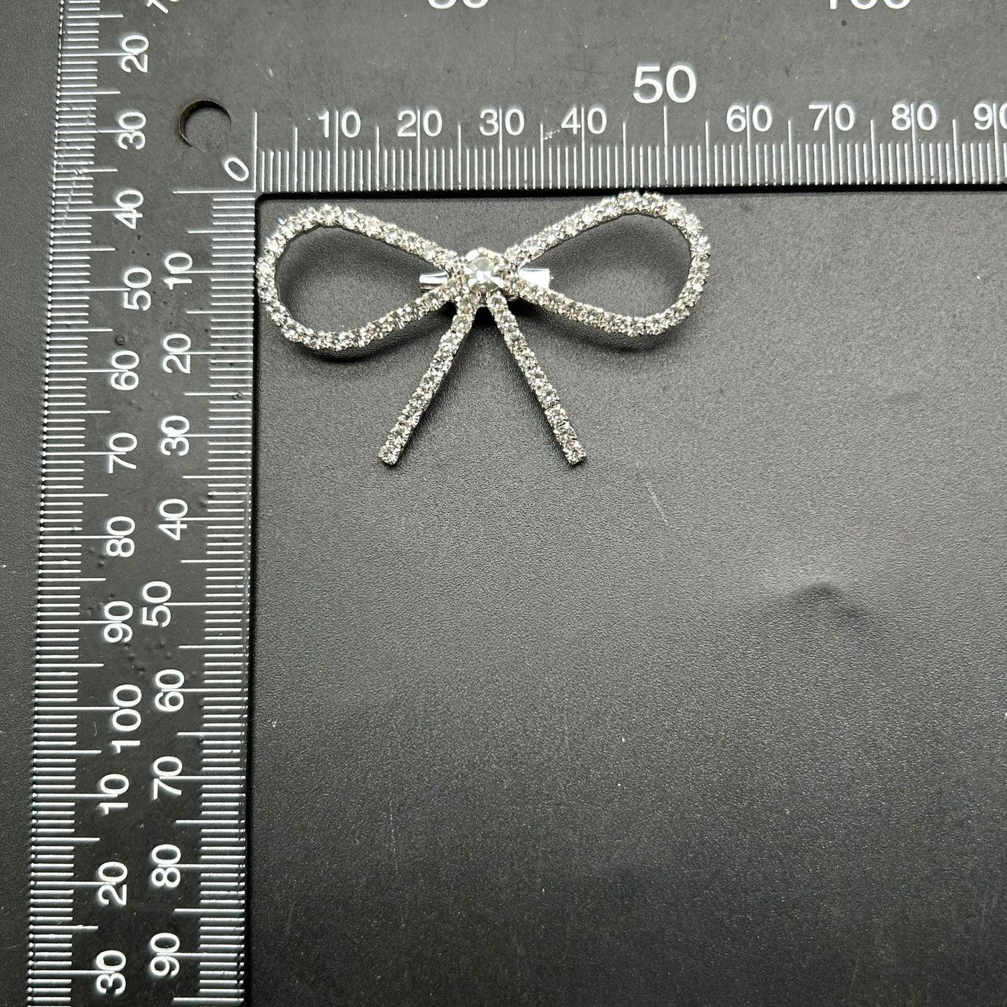 配饰胸针小香风胸针小众奢华水钻流苏女士气质女装胸花别针固定西装大衣配饰