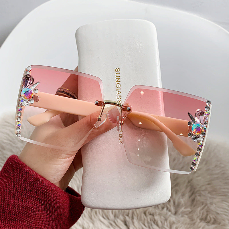 Women's fashion glasses 镶钻太阳镜女士欧美大框跨境侧边闪亮点高级感墨镜女遮阳防紫外线