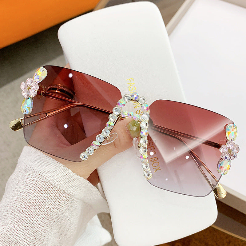 Women's fashion glasses 2022女士新款镶钻墨镜方形A字高级感太阳镜个性街拍显脸小眼镜