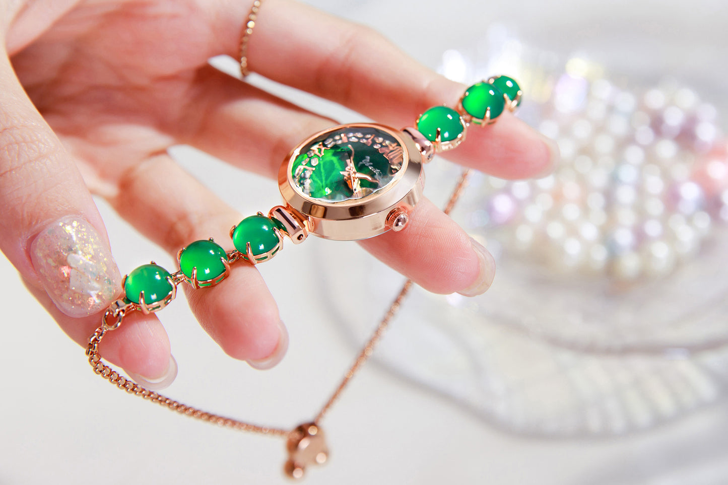 Women's fashion watch  New Roman numerals diamond emeralds women's watch