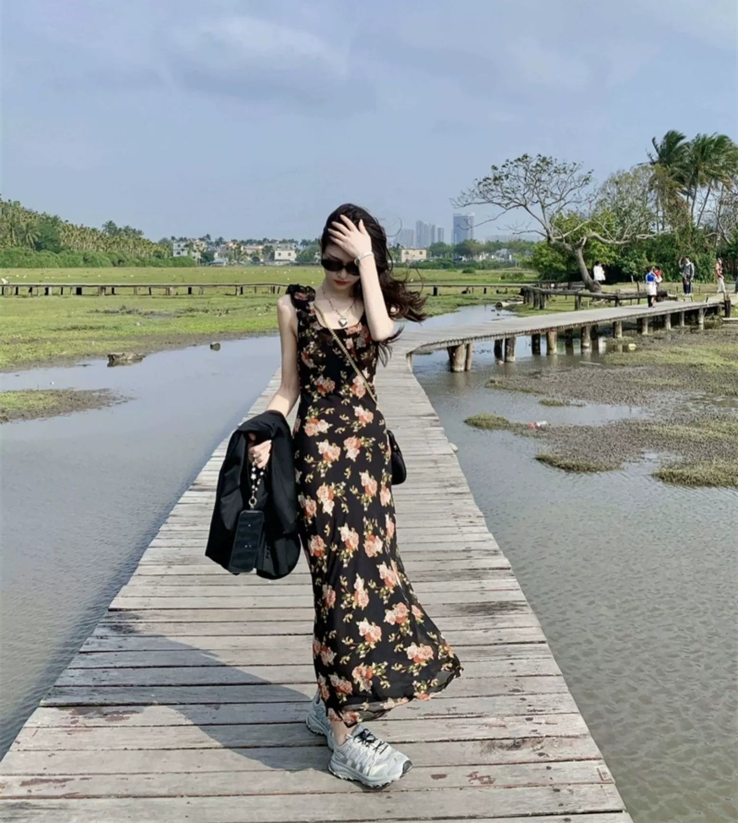 Fashion women's wear Tea Break French Floral Strap Dress Women's Summer Small Flounced Sleeve Tight Waist Fishtail Hip Skirt Seaside Holiday Beach Skirt