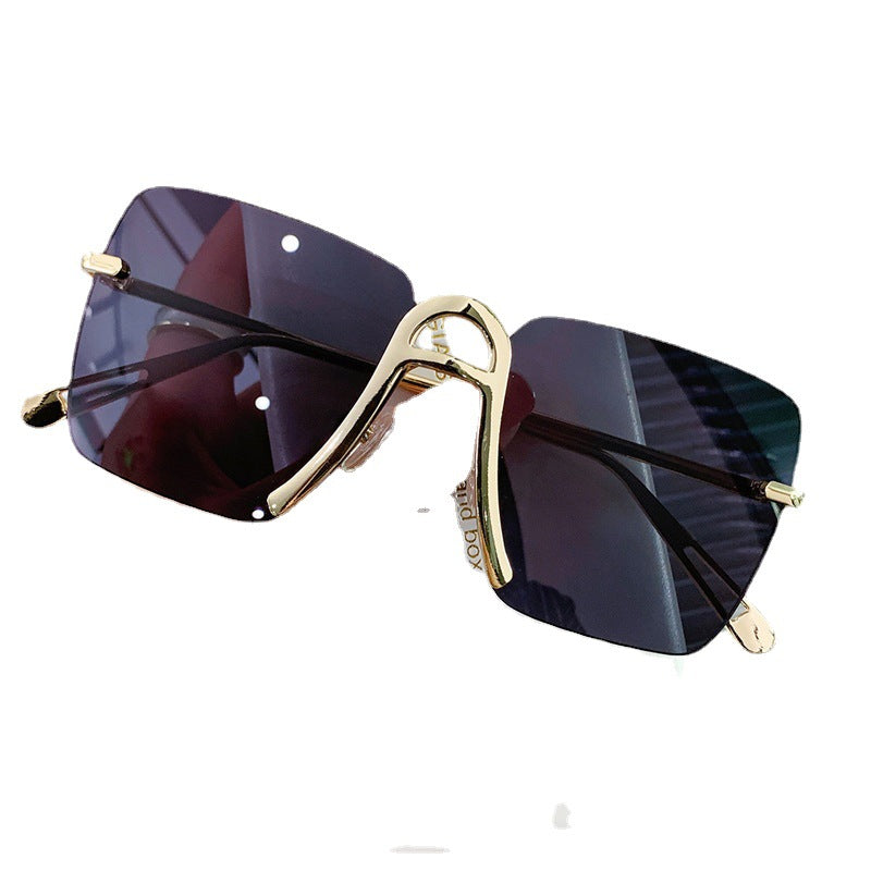 Women's fashion glasses 新款跨境欧美风A字金属太阳镜时尚显瘦女式墨镜防紫外线眼镜批发