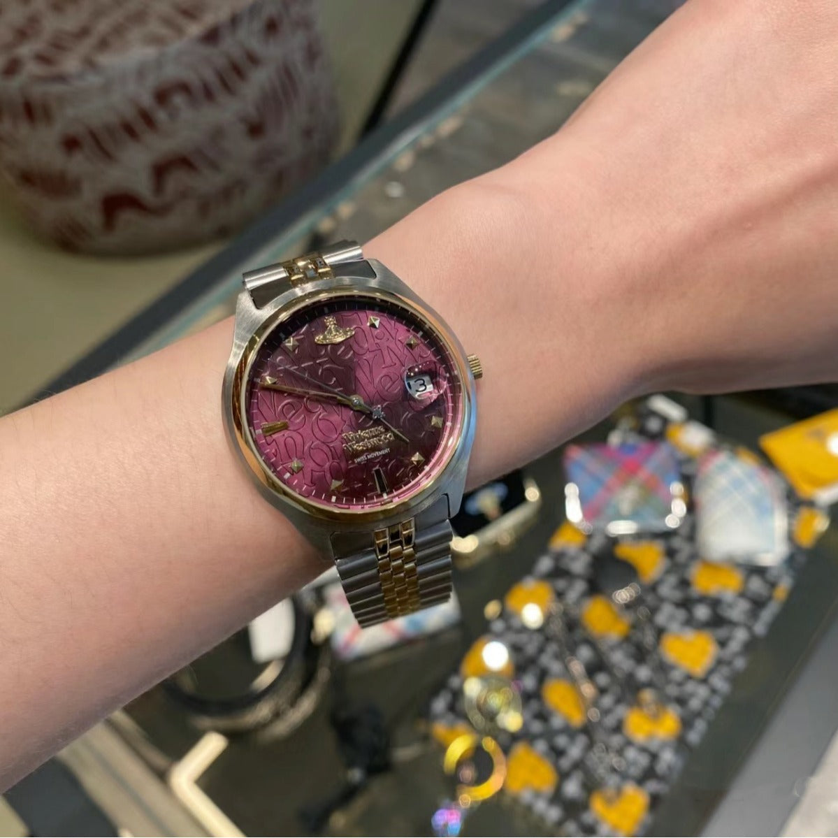 Fashion women's watchOne Piece Dropshipping Weiwei'an Queen Mother Ice Crushing Blue Watch New Dark Plum Purple Women's Watch Pitaya Saturn Small Golden Watch
