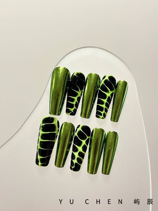 Yuchen Original | Green Snake Metal Nail Wear Nail Magic Mirror Effect Powder Pure Hand Drawing Python Pattern Hot Girl Original Design
