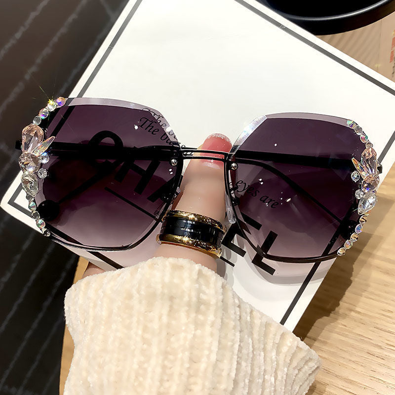 Women's fashion glasses 2023新款跨境时尚水钻墨镜女显瘦太阳镜潮款防晒防紫外线韩版眼镜
