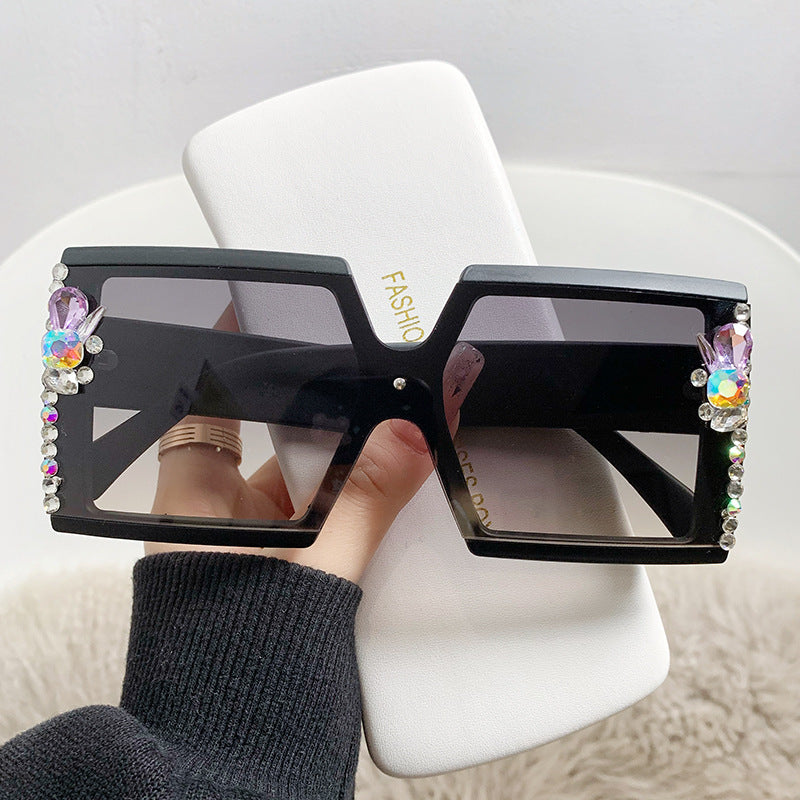 Women's fashion glasses 2023欧美大框架镶钻墨镜跨境潮流水晶钻石太阳眼镜户外防晒显瘦女