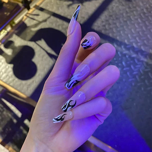 黑白火焰穿戴甲个性美甲贴片欧美外贸甲片跨境美甲 甲片批发nails