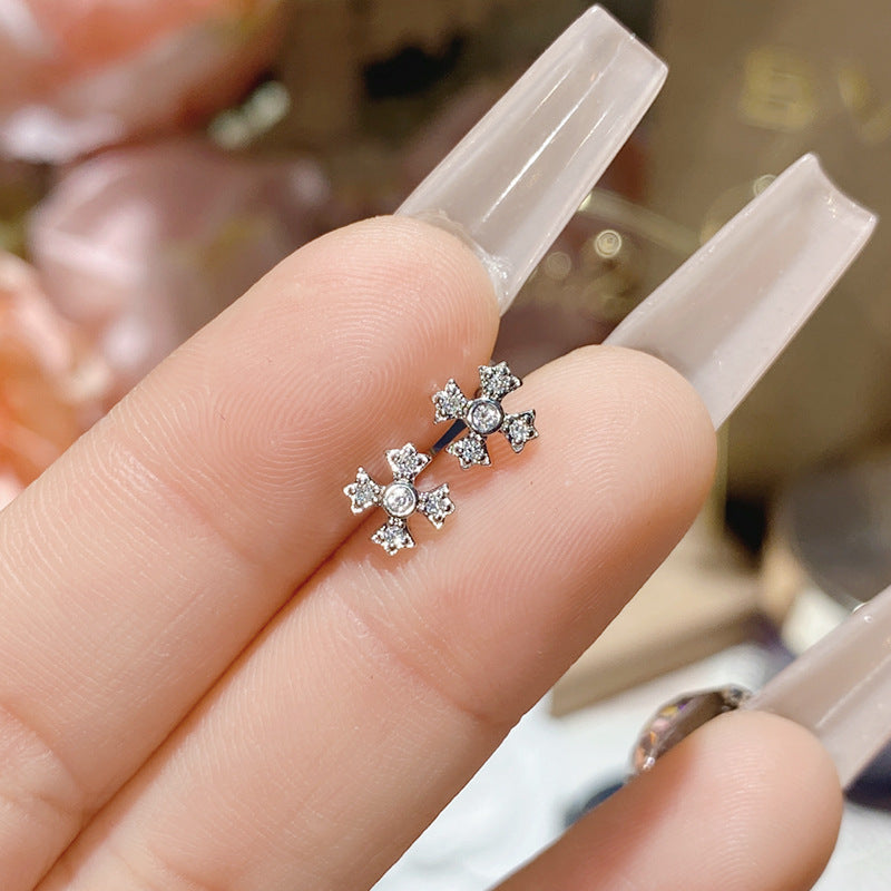 山茶简约新品爆款满钻耳钉 镀18K潮搭嘻哈风格仿莫桑璀璨锆石耳饰