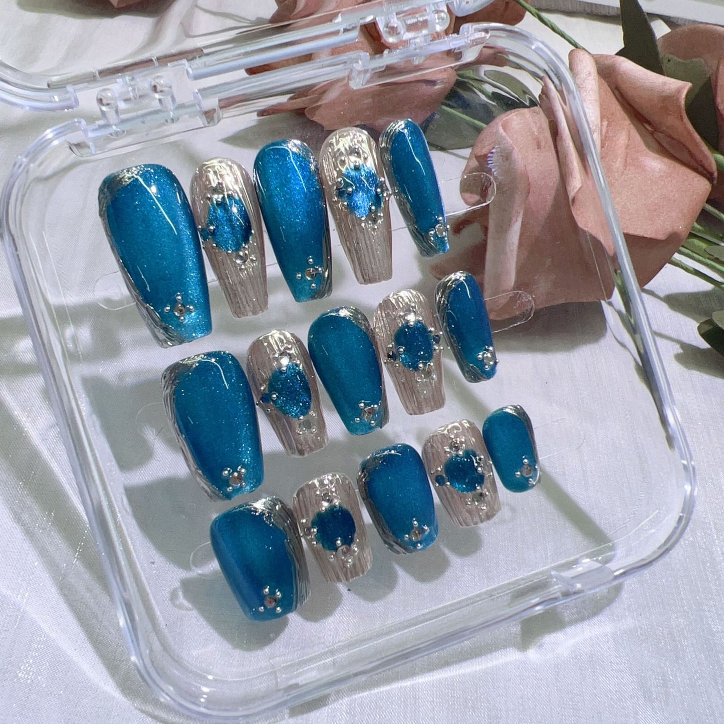 (Hand-Made Nail) Blue Cat Eye Blue Island Hand-Worn Armor Short Nail Stickers Wholesale European and American Style Autumn and Winter New