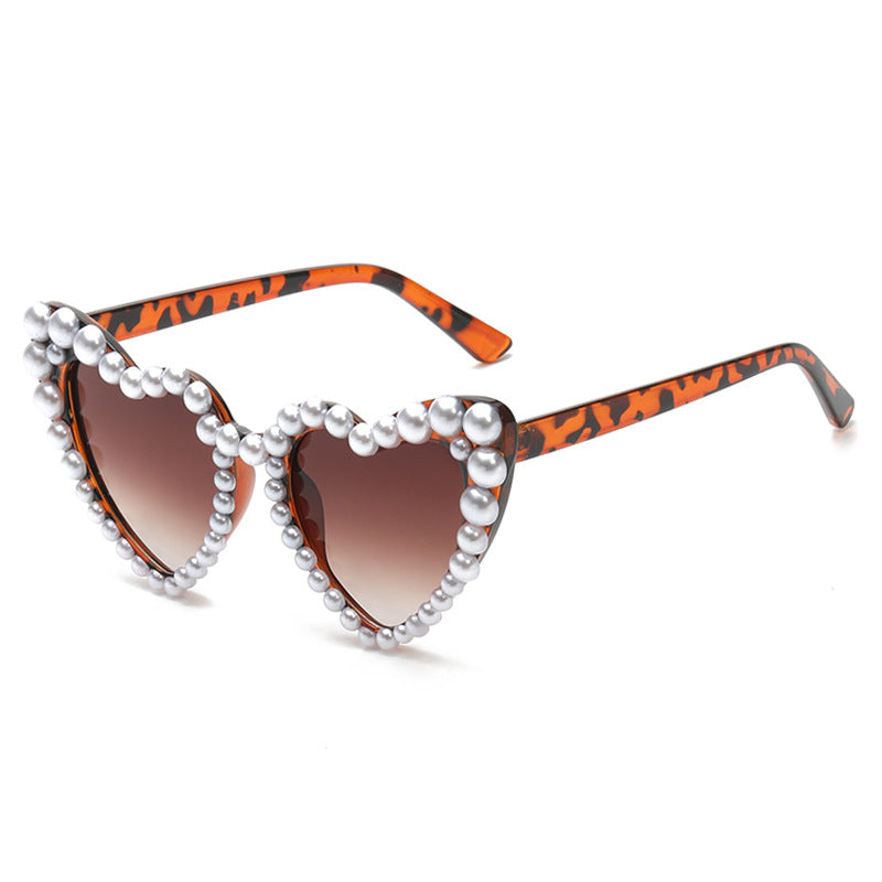 Women's fashion glasses 2022跨境大框架歪心欧美镶珍珠太阳镜桃心爱心女士墨镜防紫外线