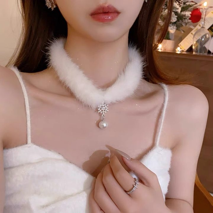 羽毛蝴蝶结珍珠项链秋冬甜美高级感锁骨链超仙时尚过年饰品批发女