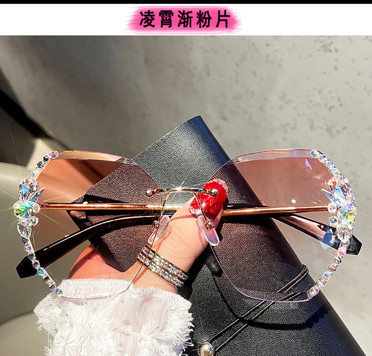 Women's fashion glasses新款时尚水钻墨镜女显瘦太阳镜网红潮款防晒防紫外线韩版眼镜