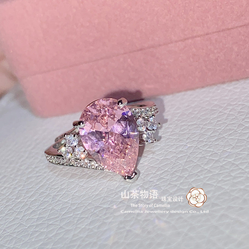 Camellia香港珠宝同款新娘彩宝婚戒 镀金微镶璀璨锆克拉皇冠戒指