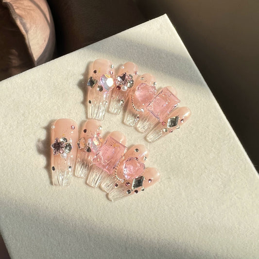 (Hand-made nail) Hand-worn nail polish powder is clean, white, explosive, bright, sweet, tender, high-grade and detachable phototherapy crystal sugar diamond.