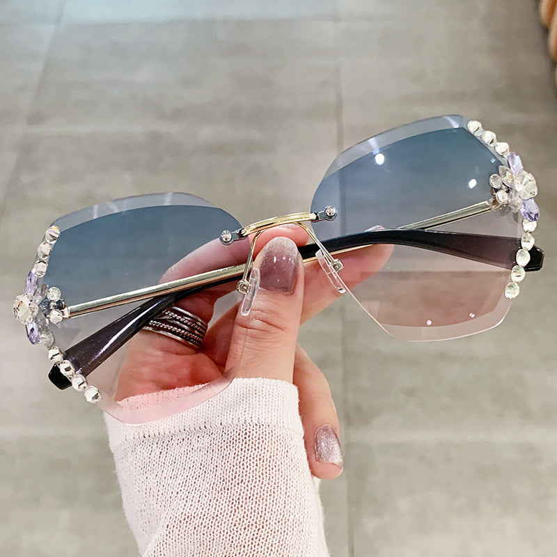Women's fashion glasses 跨境2022新款镶钻太阳镜女高级感ins时尚墨镜眼镜个性街拍遮阳镜