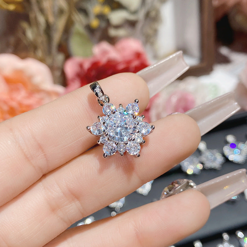 山茶原设新品百搭少女心设计 镀金八心八箭仿D色莫桑璀璨小巧吊坠