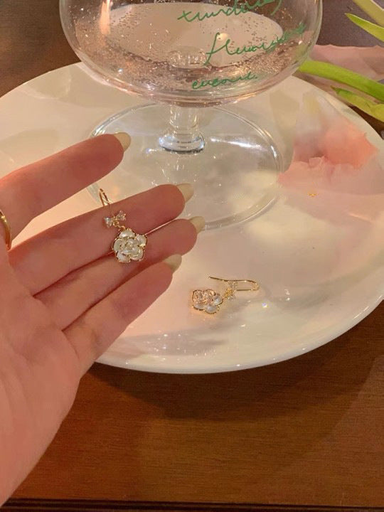 银针真金电镀锆石珍珠花朵耳环个性小巧新款耳钉法式气质耳环批发
