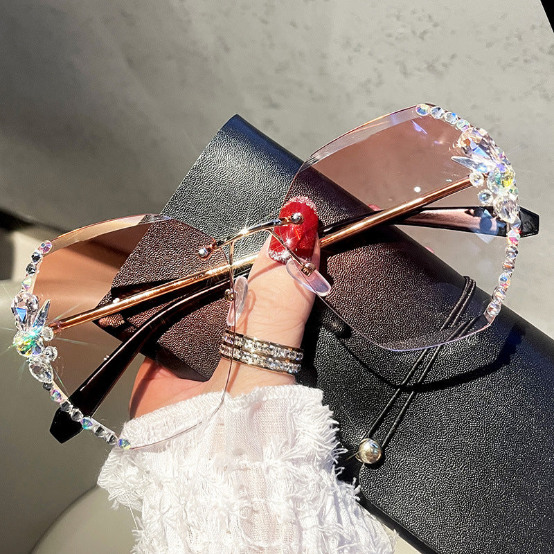 Women's fashion glasses 2024新款跨境时尚水钻墨镜女显瘦太阳镜潮款防晒防紫外线韩版眼镜