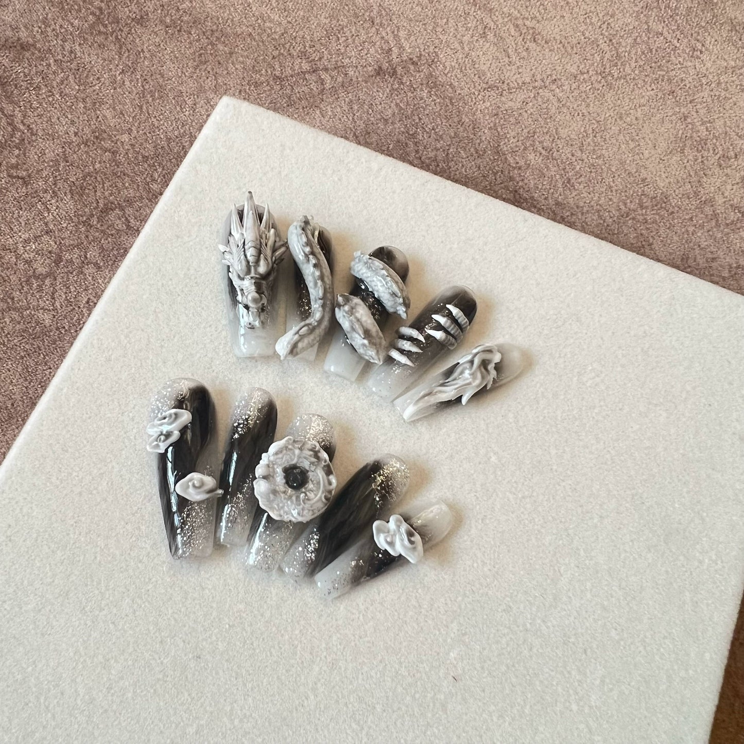 (Hand make nail) Hand wear the dragon element long, advanced sense, white heavy industry, small number of removable nail patches
