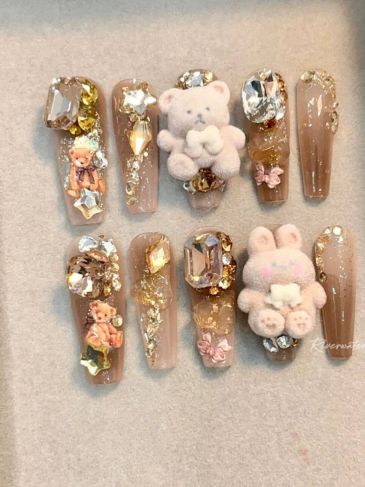 (Hand made nail) [smile] Autumn and winter new plush teddy bear k9 diamond nail art gold glitter brown wearable nail patch custom detachable
