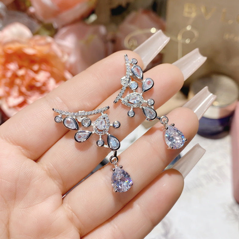 山茶璀璨锆钻爆闪蝴蝶结耳饰 镀18K金高级感气质流苏设计精工耳钉