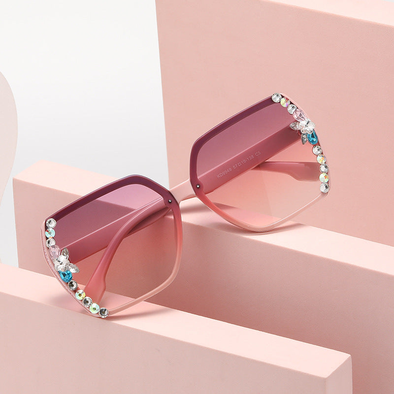 Women's fashion glasses 跨境新款镶钻时尚女士百搭太阳镜无框切边水钻墨镜优雅太阳眼镜