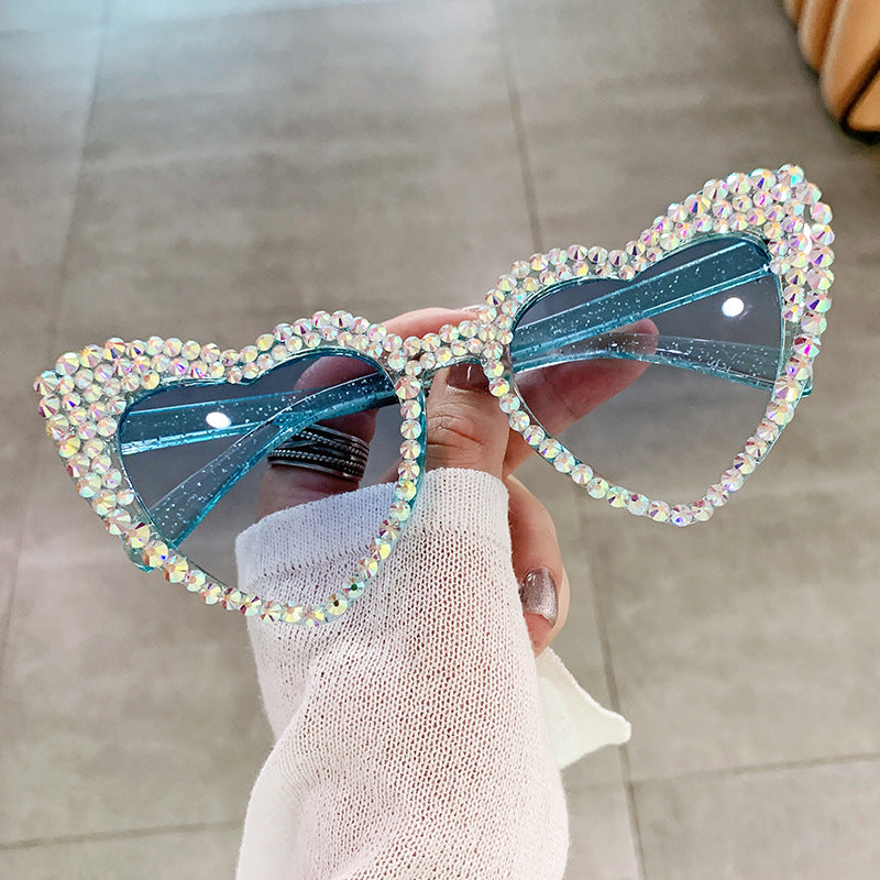 Women's fashion glasses 跨境复古大框架欧美镶钻太阳镜桃心爱心墨镜女士金属铰链个性眼镜