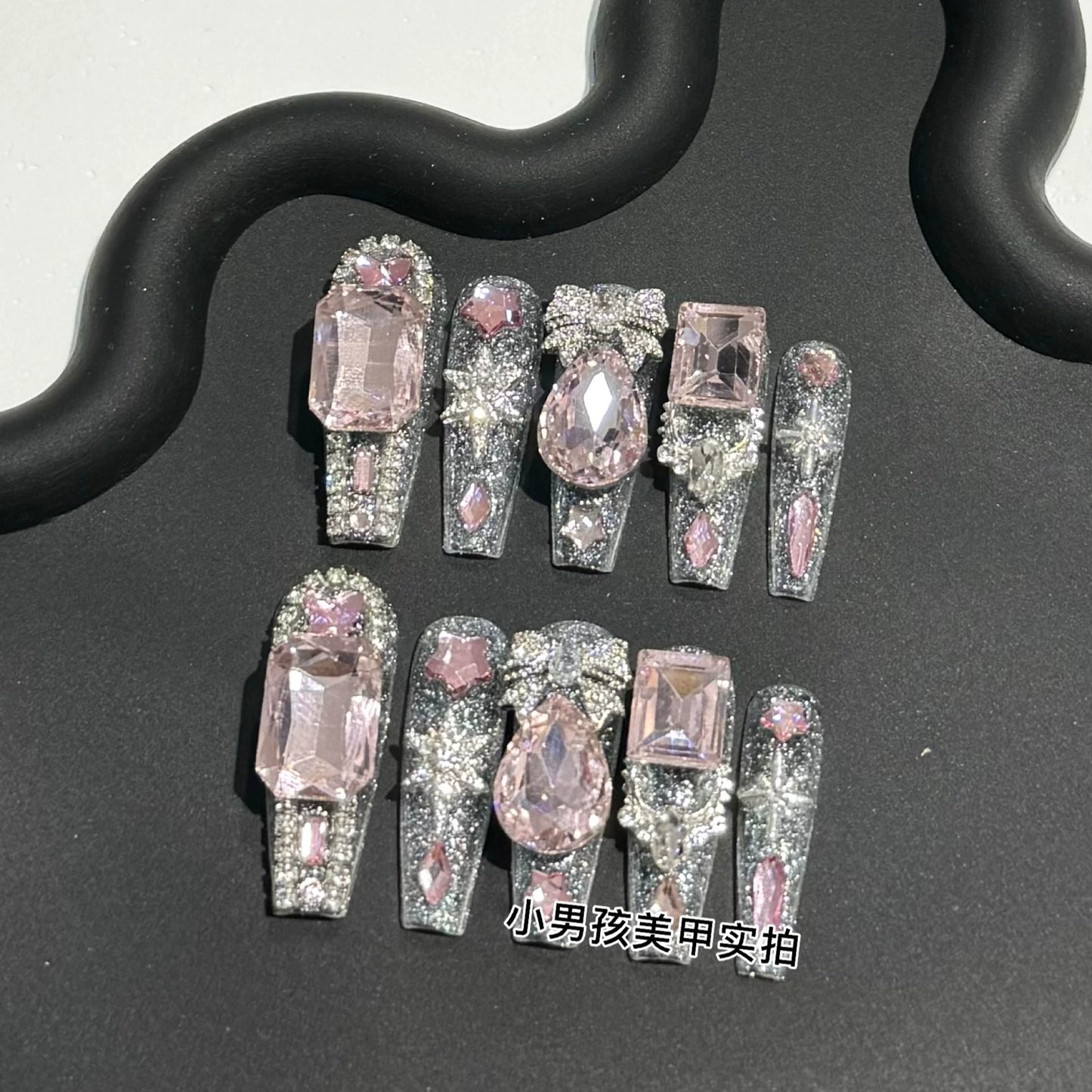 (Hand made nail) Little boy nail art handmade wearing nail patches, noble and luxurious, little princess sparkling pink diamonds