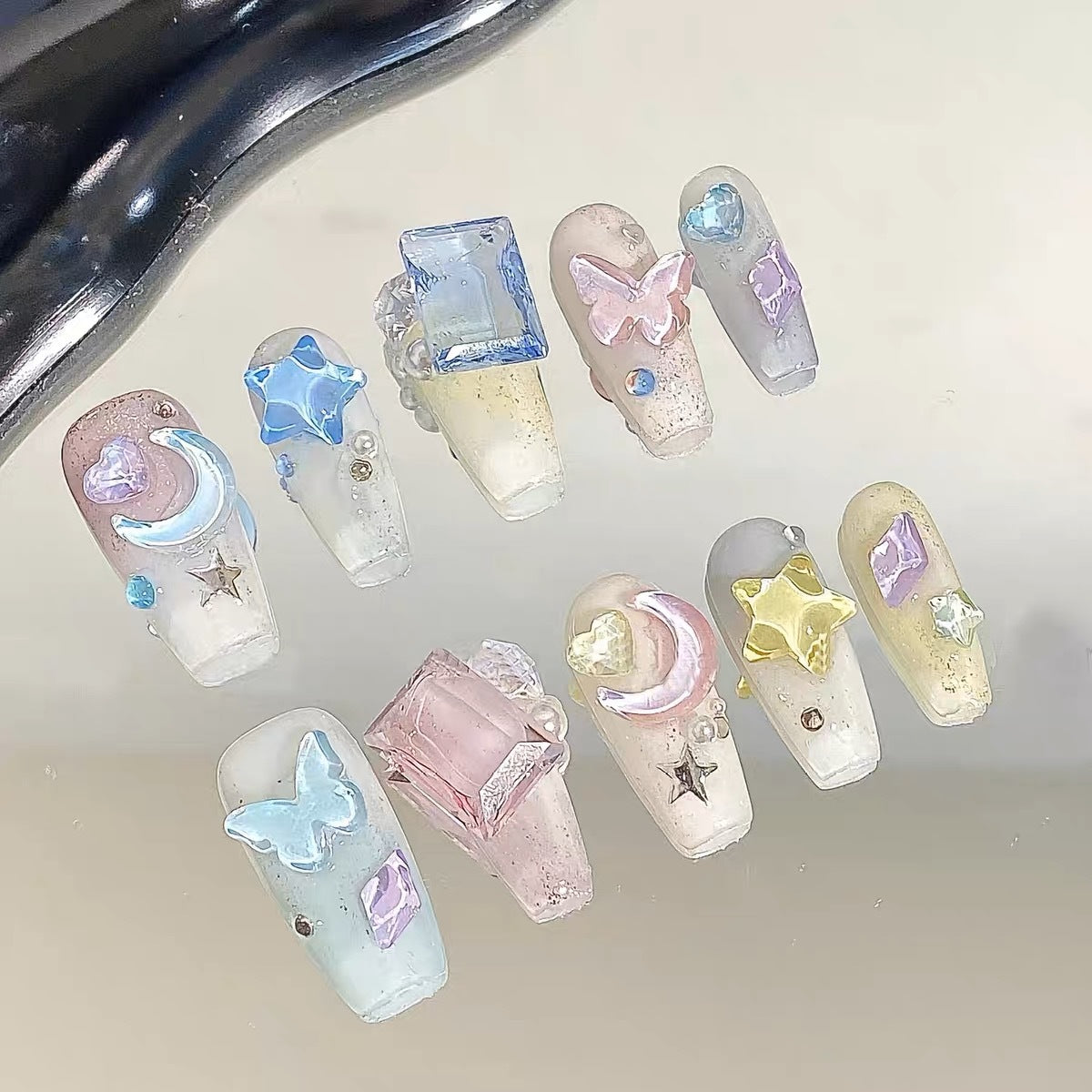 (reusable nail)Dopamine candy color aurora mocha beautiful girl dreamy stars wearing armor super cute moon stars wearing fake fingers