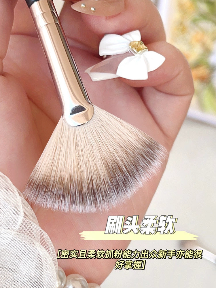 JONBOS娇泊丝小扇形高光刷扁头细节提亮修容腮红刷小号软毛化妆刷