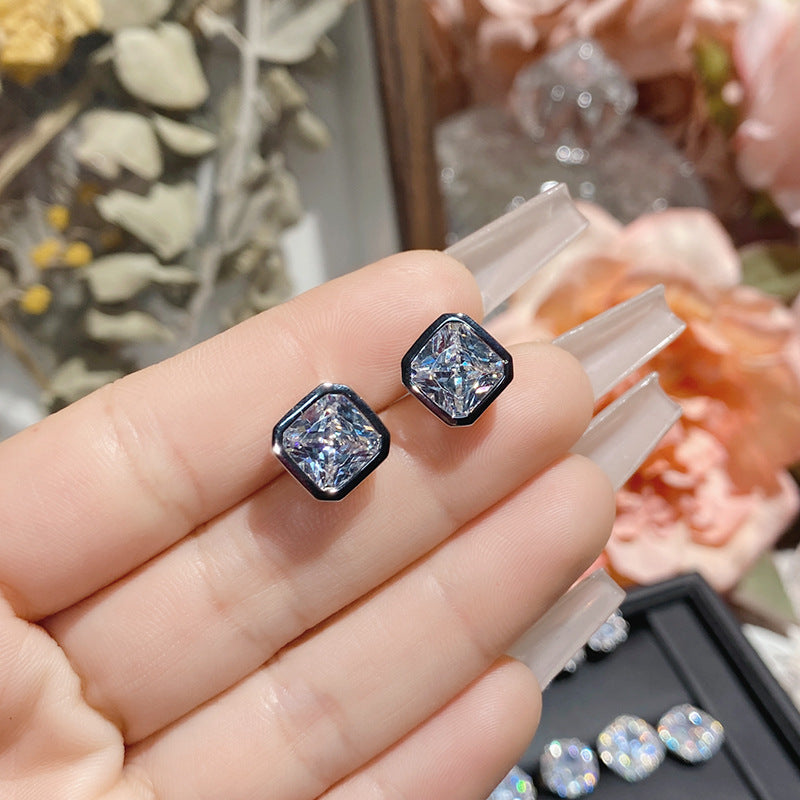 山茶简约新品爆款满钻耳钉 镀18K潮搭嘻哈风格仿莫桑璀璨锆石耳饰
