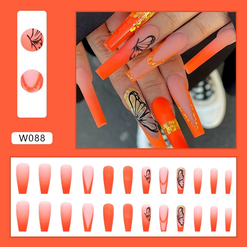 (Hand-made nail) The dark fairy in Europe and America is dying, the magic mirror powder is white, and the finished nail product, Millennium Spice Girl fake nails patch, is worn for a long time.