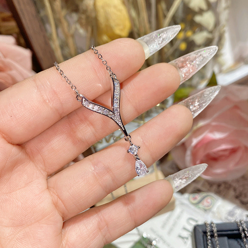 珠宝首饰山茶新款珠宝璀璨精致白钻项链女 镀18K金简约甜美少女超仙锁骨链