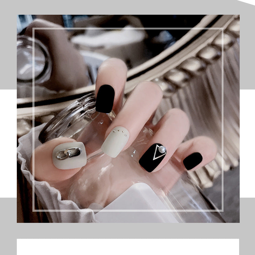 Fashion  nail Autumn and Winter Style Simple Black Cool Chain Finished Nail Beauty Short Wear Fake Nails Detachable Nail Tip Wear Armor X96