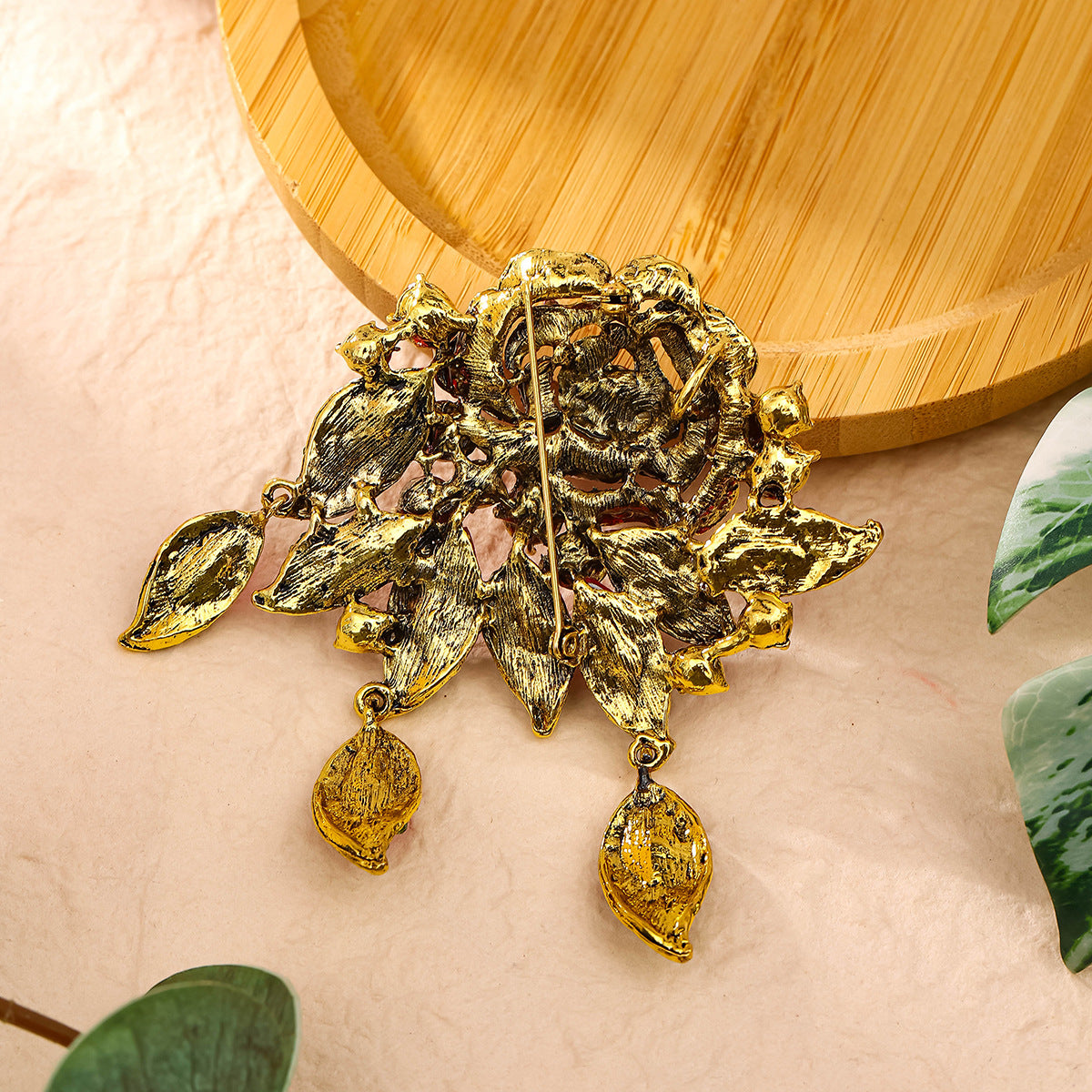 中古创意满钻玫瑰花胸针高级感复古流苏吊坠水晶别针衣饰胸花批发
