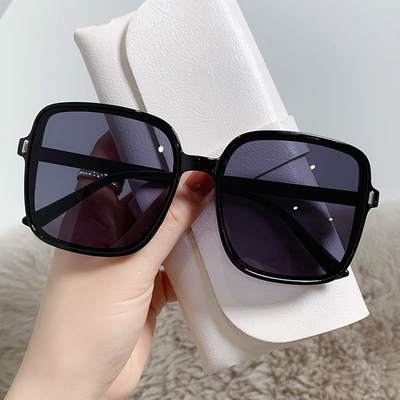 New 2022 meter nail square sunglasses with gradient color sunglasses, women's trendy UV resistant retro sunglasses
