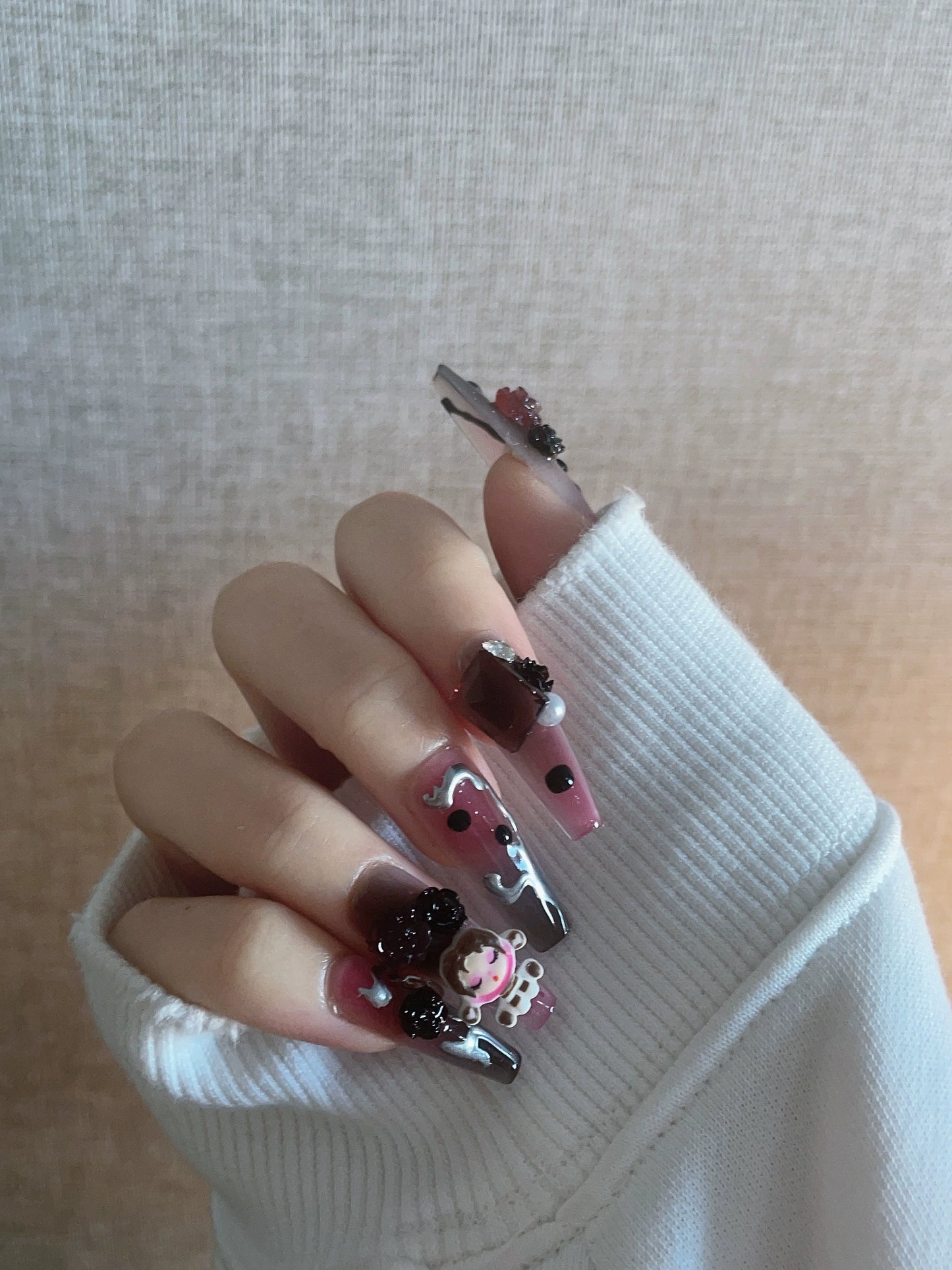 (Hand-made nail) POP MART handmade nail wear nail cute whitening patch nail ladder advanced detachable phototherapy nail.